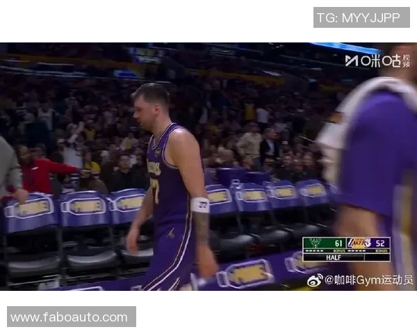 雄鹿与湖人精彩对决全场回放重温篮球盛宴的精彩瞬间