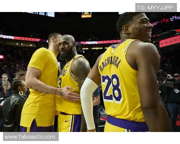 2013年湖人与太阳的激烈对决回顾与精彩瞬间分析