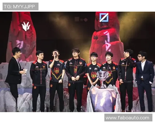 FPX战队的荣耀与挑战：CSGO赛场上的奋斗与成长之路