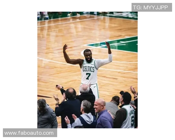 杰伦布朗：从新星崛起到NBA顶级球员的奋斗之路